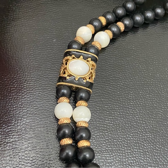 Vintage Signed 1928 2-Strands Black Beads & Cat’s Eye Necklace - Picture 7 of 15
